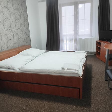 Horsky Hotel Eva Svaty Jur Bilik gambar
